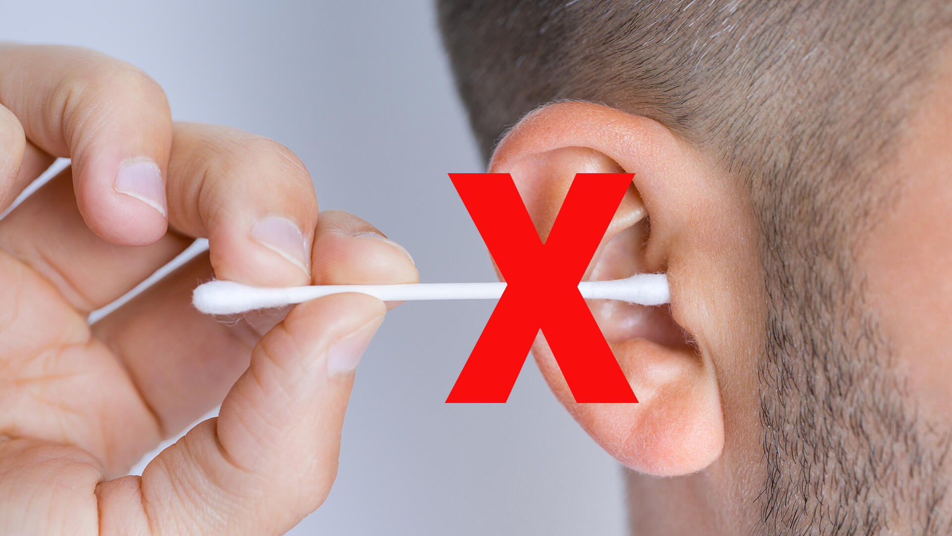 Auch wenn man sie gern mal „Ohrenstäbchen“ nennt: Eigentlich haben Wattestäbchen nichts im Gehörgang verloren. Auch wenn man sie gern mal „Ohrenstäbchen“ nennt: Eigentlich haben Wattestäbchen nichts im Gehörgang verloren.