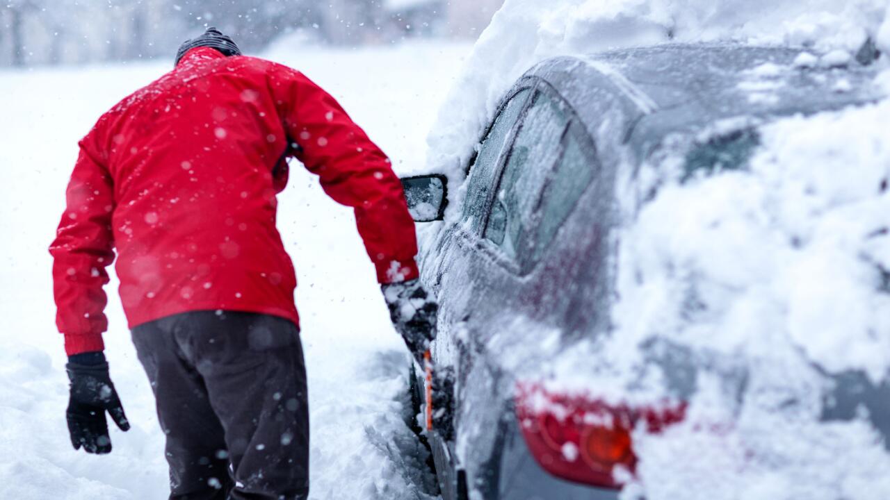 Tipps: So kannst du dein Auto garantiert vom Eis befreien