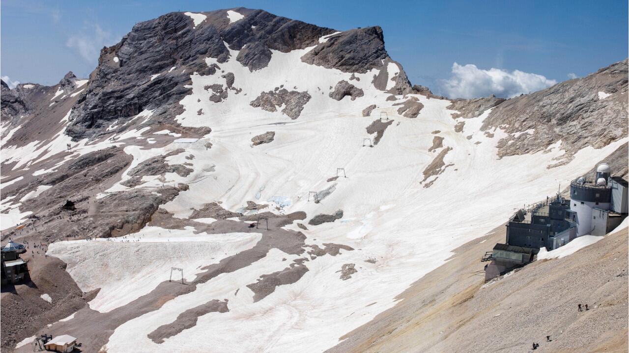 Der Gletscher Nördlicher Schneeferner an der Zugspitze.