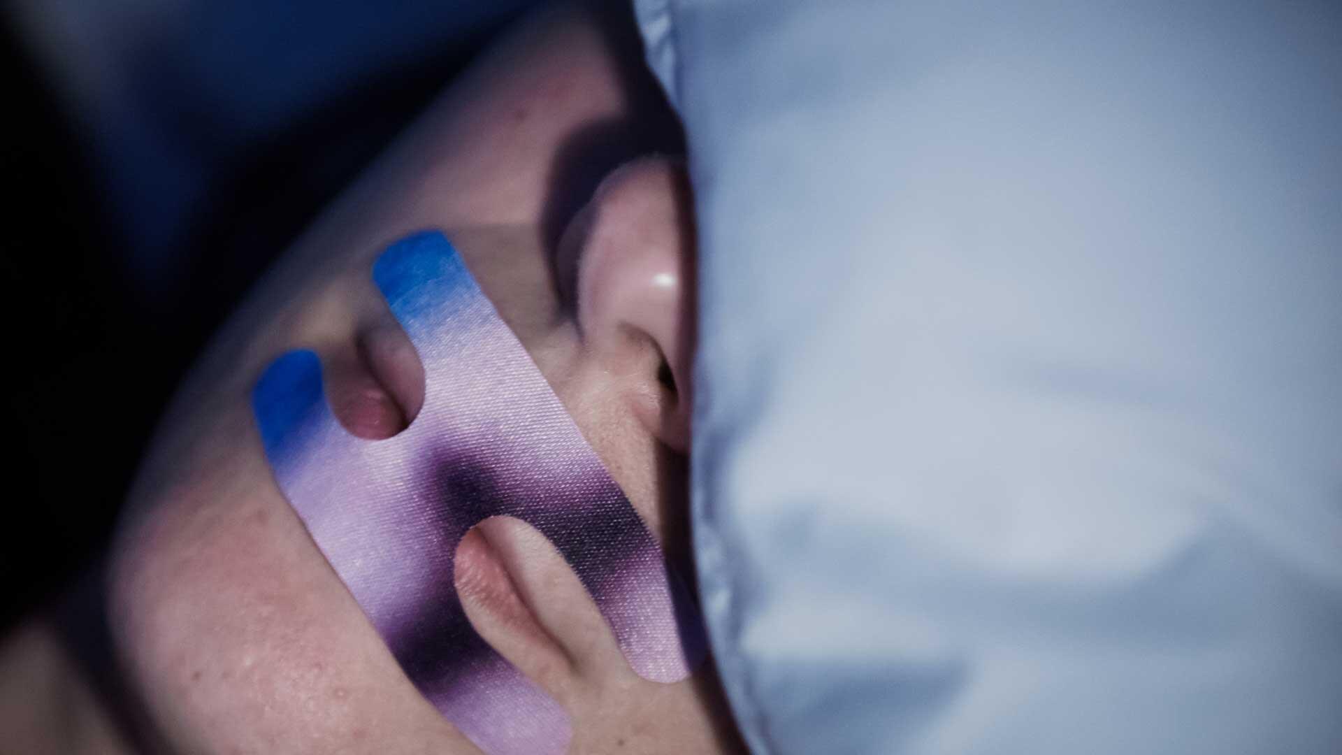 Mouth Taping: Wieso Forschende vor dem Social-Media-Tipp warnen Mouth Taping: Wieso Forschende vor dem Social-Media-Tipp warnen