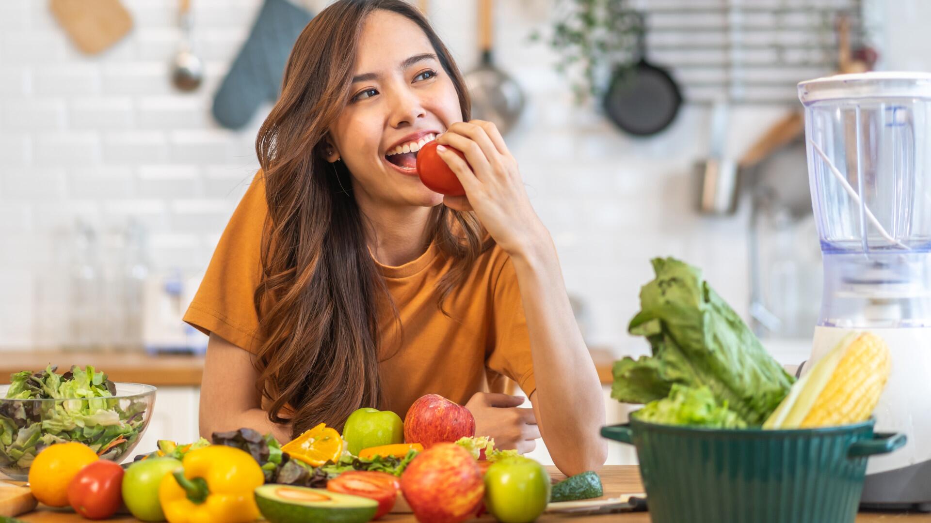 Die richtige Ernährung bei Heuschnupfen: Können Lebensmittel eine Pollenallergie lindern oder verschlimmern? Die richtige Ernährung bei Heuschnupfen: Können Lebensmittel eine Pollenallergie lindern oder verschlimmern?