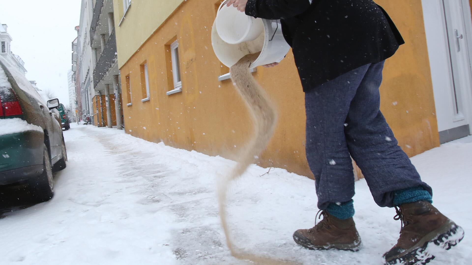 Eis und Schnee: Was Mieter und Eigentümer wissen sollten 