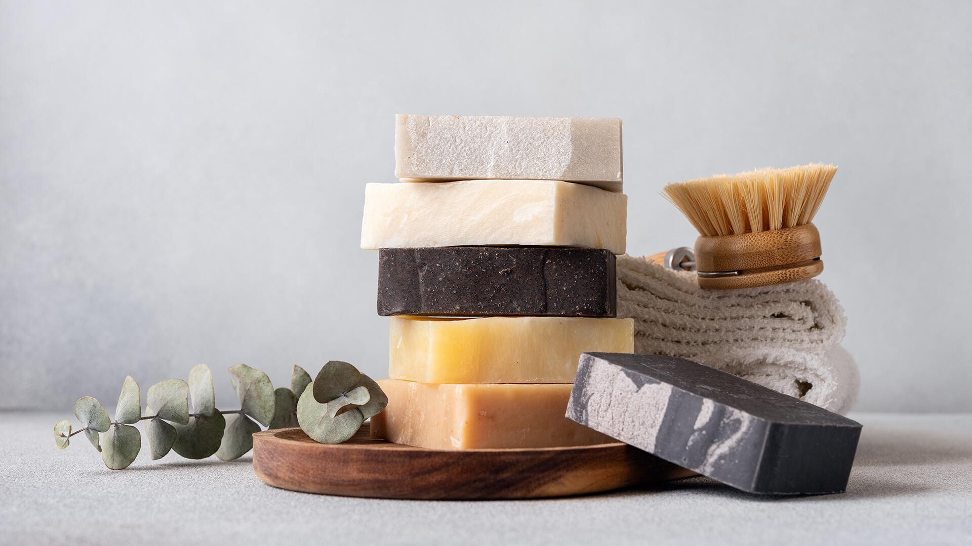 Zero Waste im Badezimmer: 7 Tipps gegen zu viel Müll Zero Waste im Badezimmer: 7 Tipps gegen zu viel Müll