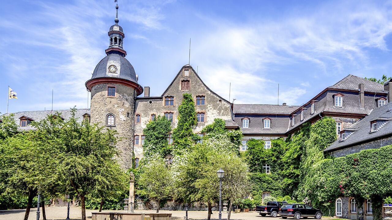 Für das Schloss Laubach lohnt es sich, einen Tagestrip einzuplanen.