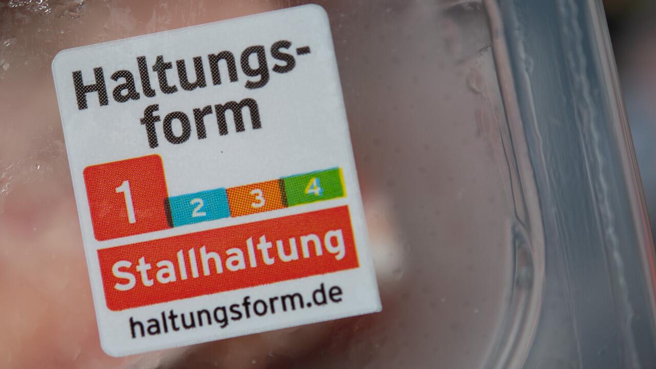 Weniger Fleisch aus unterster Haltungsform-Stufe in Supermärkten