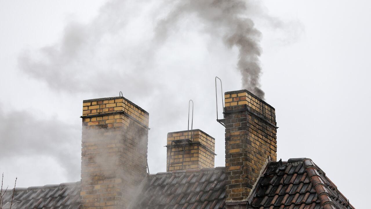 Heizen wird noch einmal deutlich teurer – auch Holz betroffen