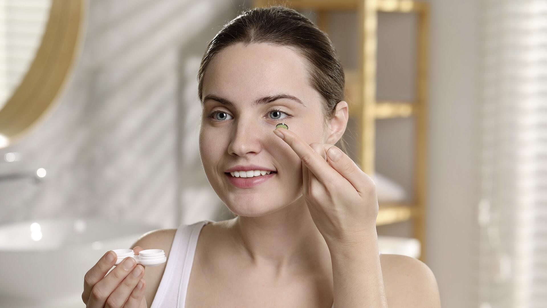 ÖKO-TEST hat fünfzehn Kontaktlinsenpflegemittel unter die Lupe genommen. ÖKO-TEST hat fünfzehn Kontaktlinsenpflegemittel unter die Lupe genommen.