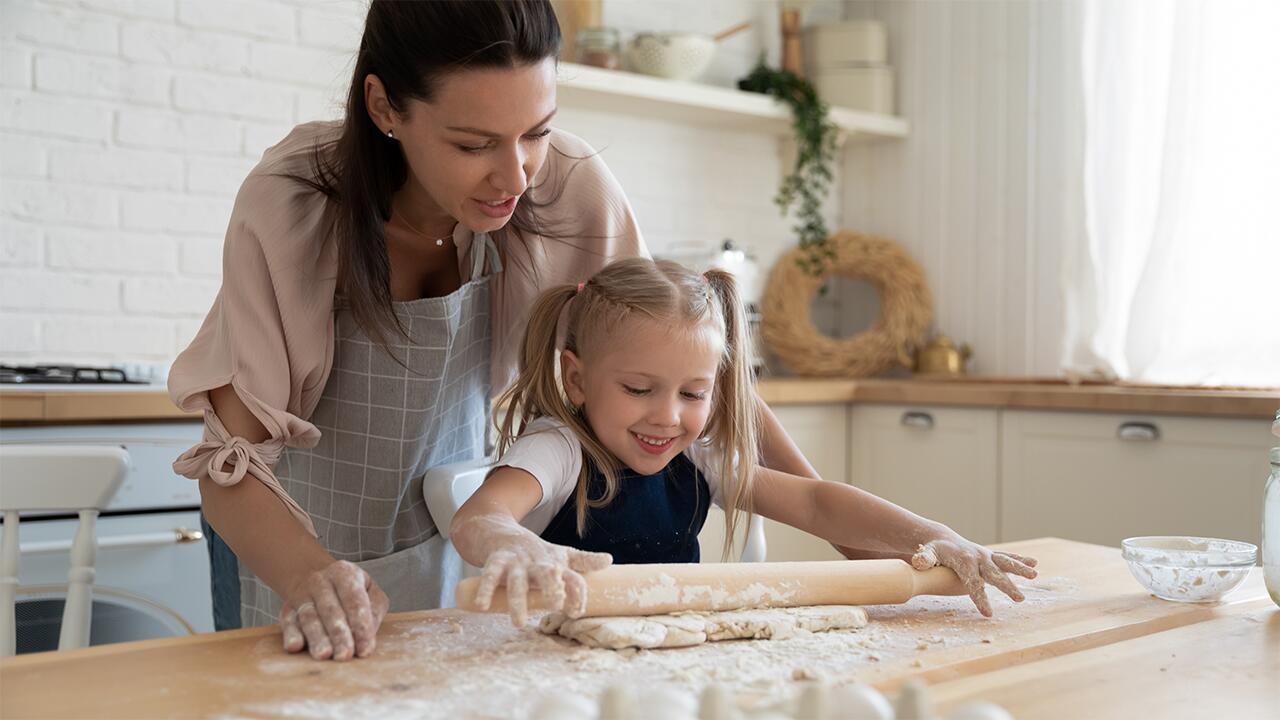 Selbst gebackene Plätzchen und Kekse schmecken einfach am besten – veganes Backen ist leichter als gedacht.