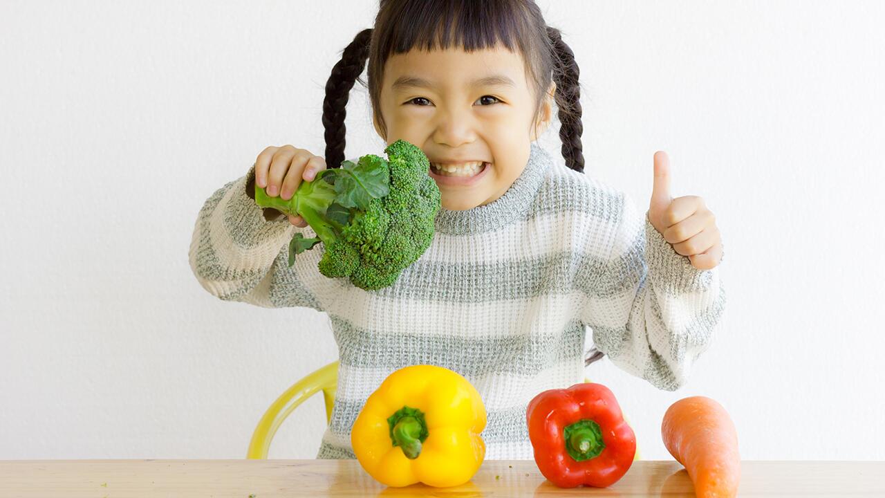 Kinder vegan ernähren: Was Eltern wissen sollten