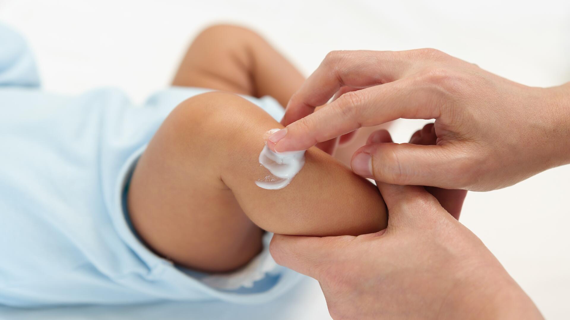 Babycreme im Test: Labor stößt auf bedenkliches Mineralöl Babycreme im Test: Labor stößt auf bedenkliches Mineralöl