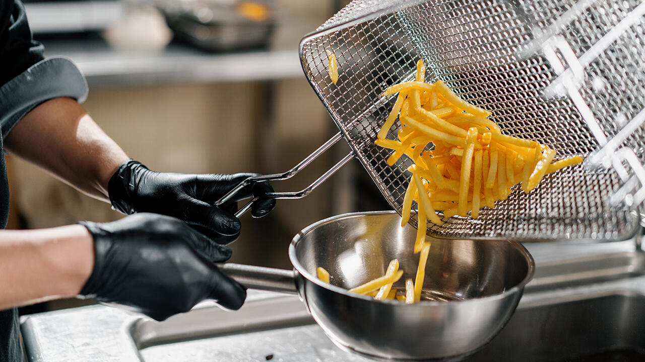 Acrylamid steckt zum Beispiel auch in Pommes frites.