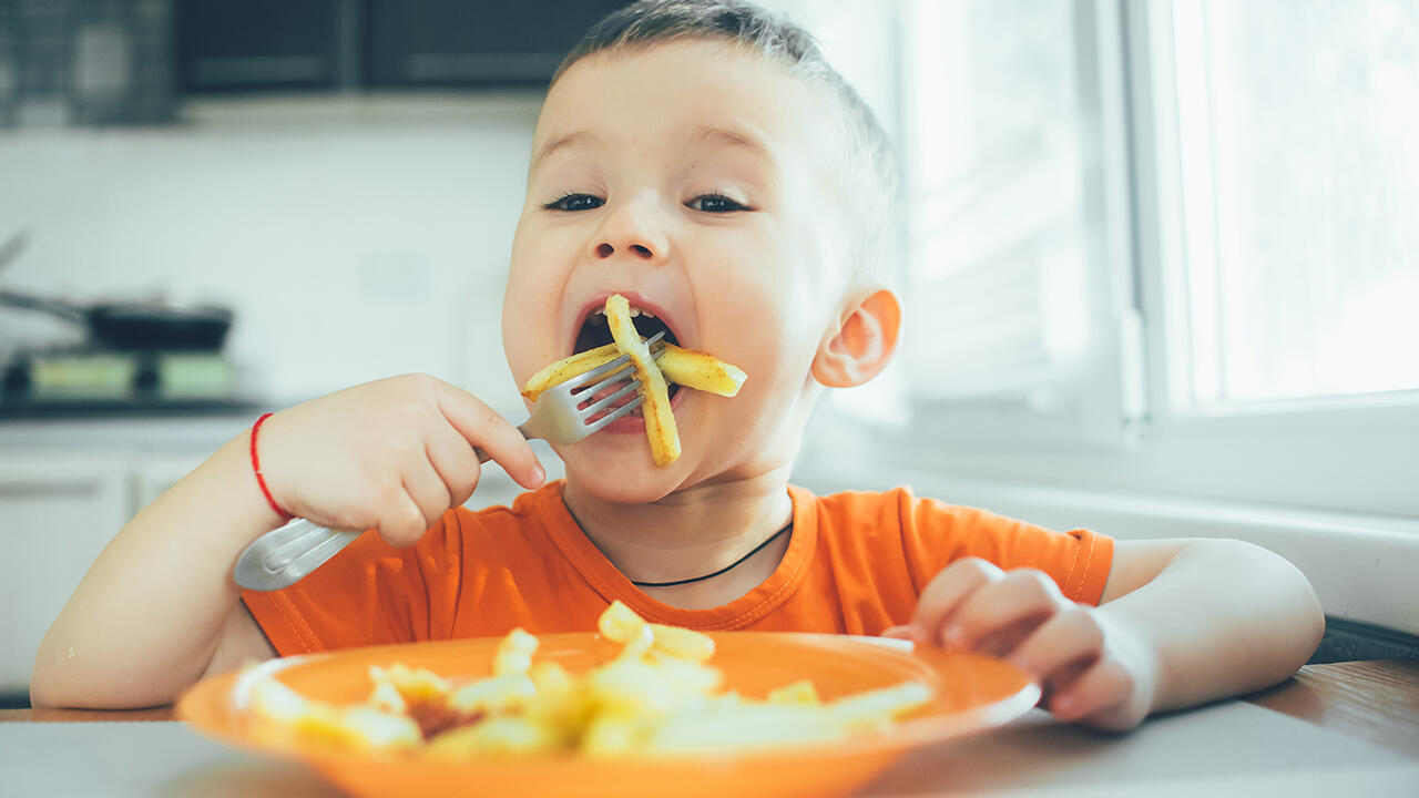 Pommes sind auch bei Kindern beliebt.