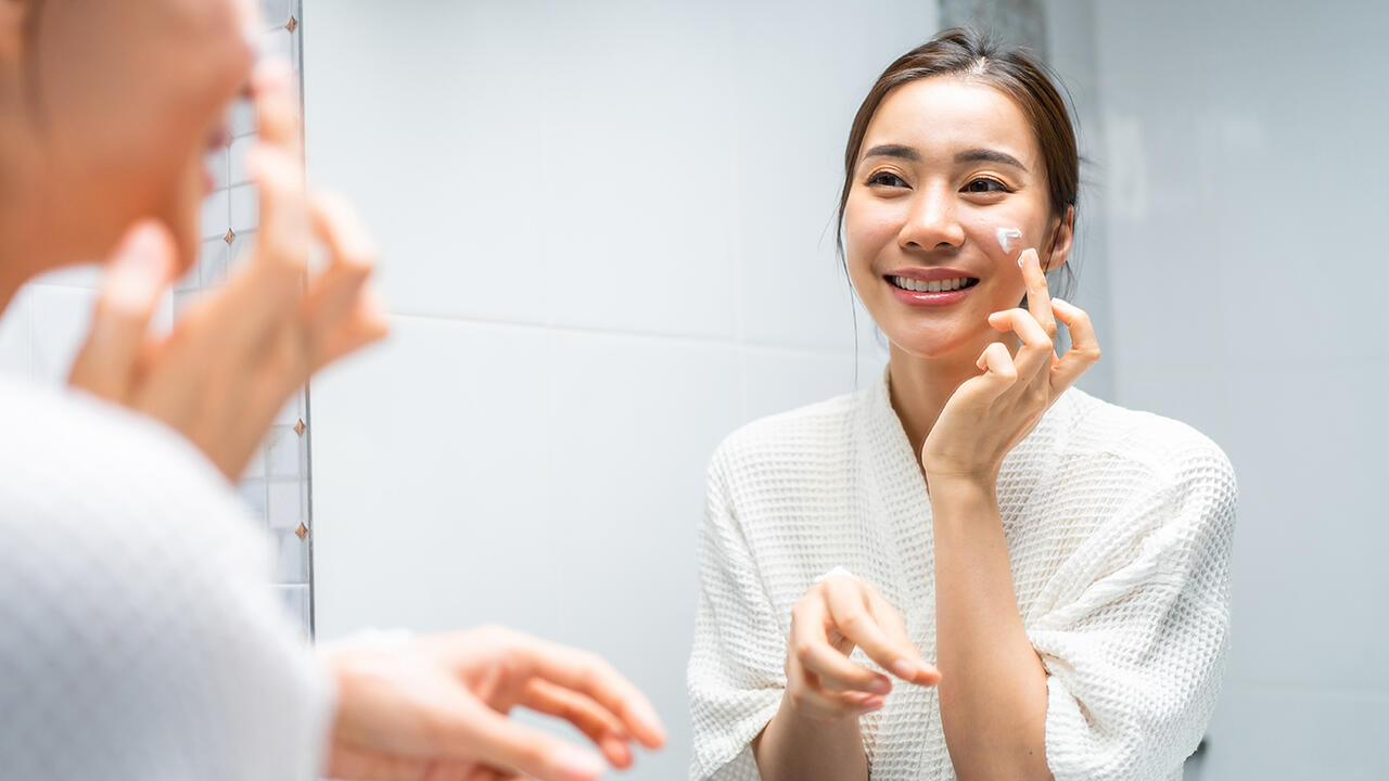 Im Test: 50 Gesichtscremes für trockene Haut Im Test: 50 Gesichtscremes für trockene Haut
