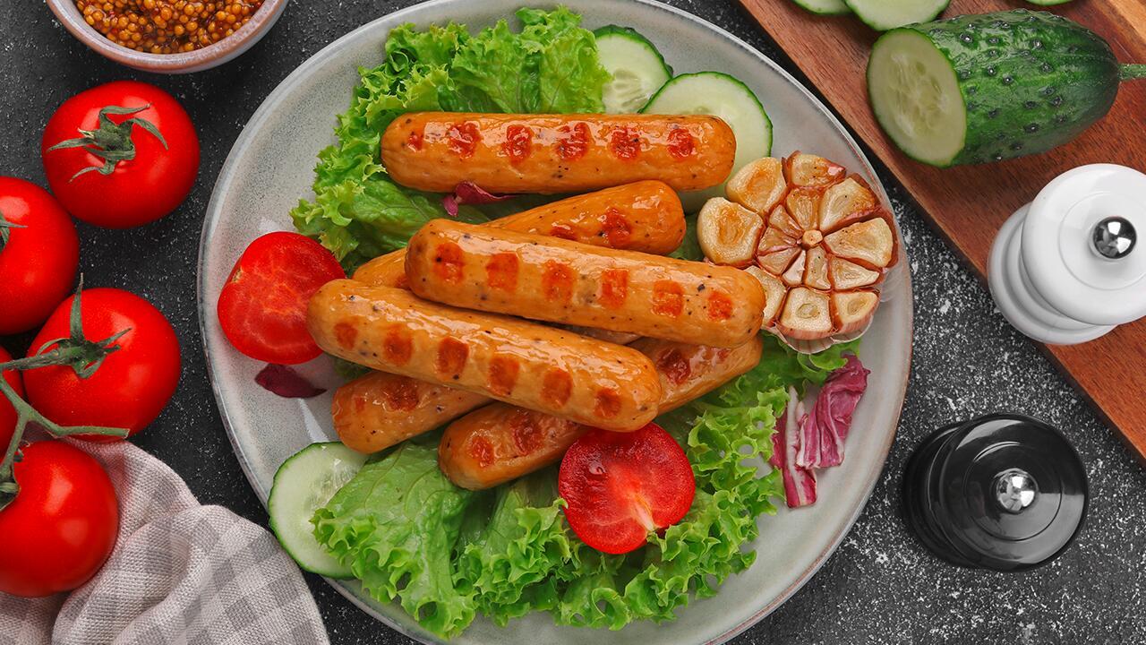 Vegane Bratwurst im Test: Lediglich eine Marke ist "sehr gut"