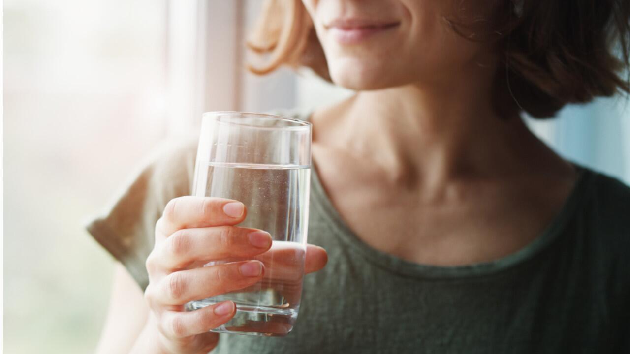 Wie viel Wasser sollte man am Tag trinken?