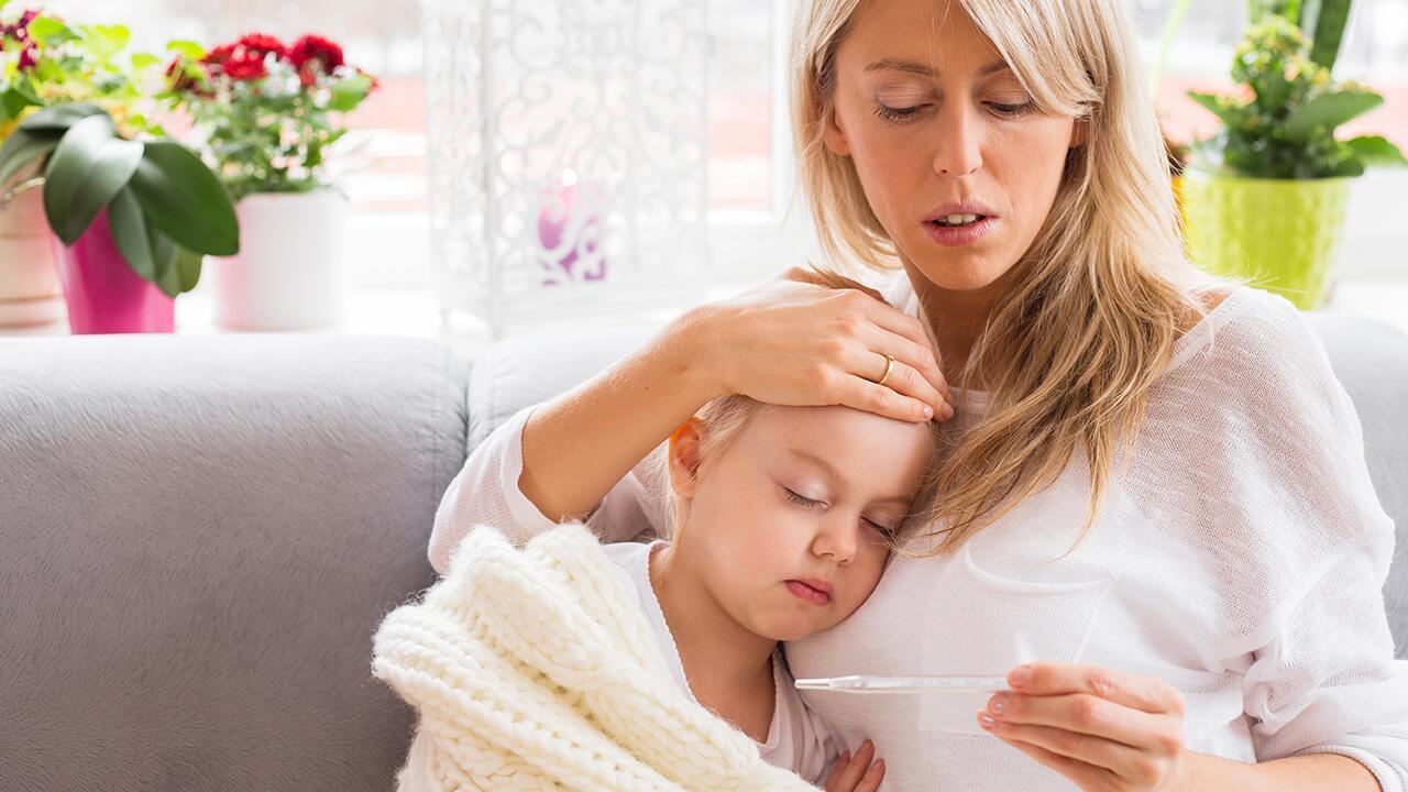 Fieber bei Kindern: Was hilft bei Fieber? Und wann muss das Kind zum Arzt?