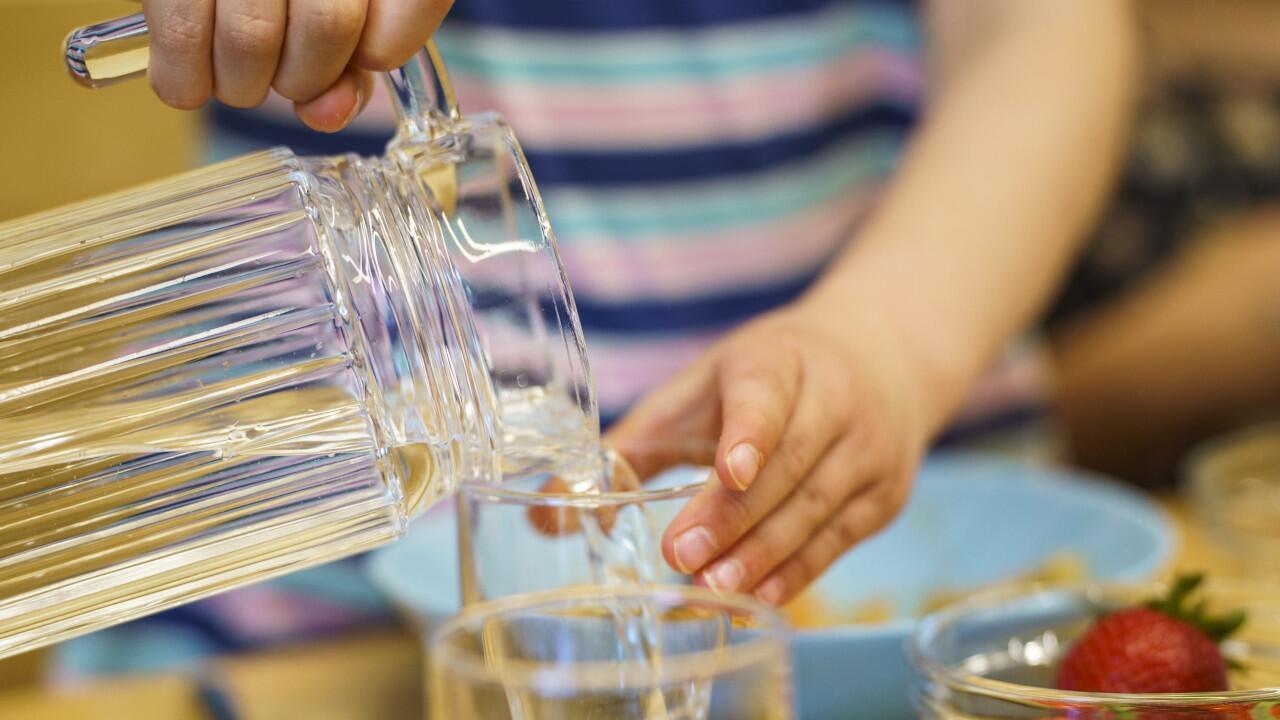 Das hilft, wenn Ihr Kind kein Wasser trinken will