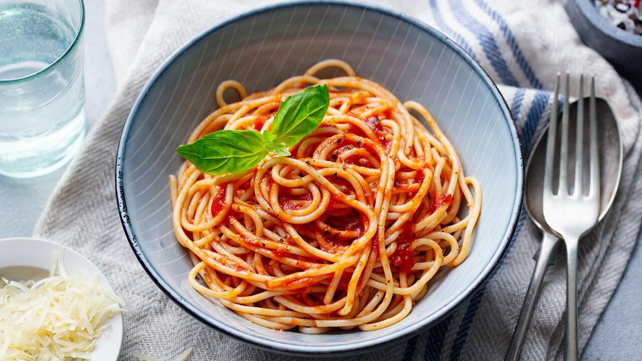 Fertige Tomatensoßen im Test: Schimmelpilzgifte entdeckt  Fertige Tomatensoßen im Test: Schimmelpilzgifte entdeckt