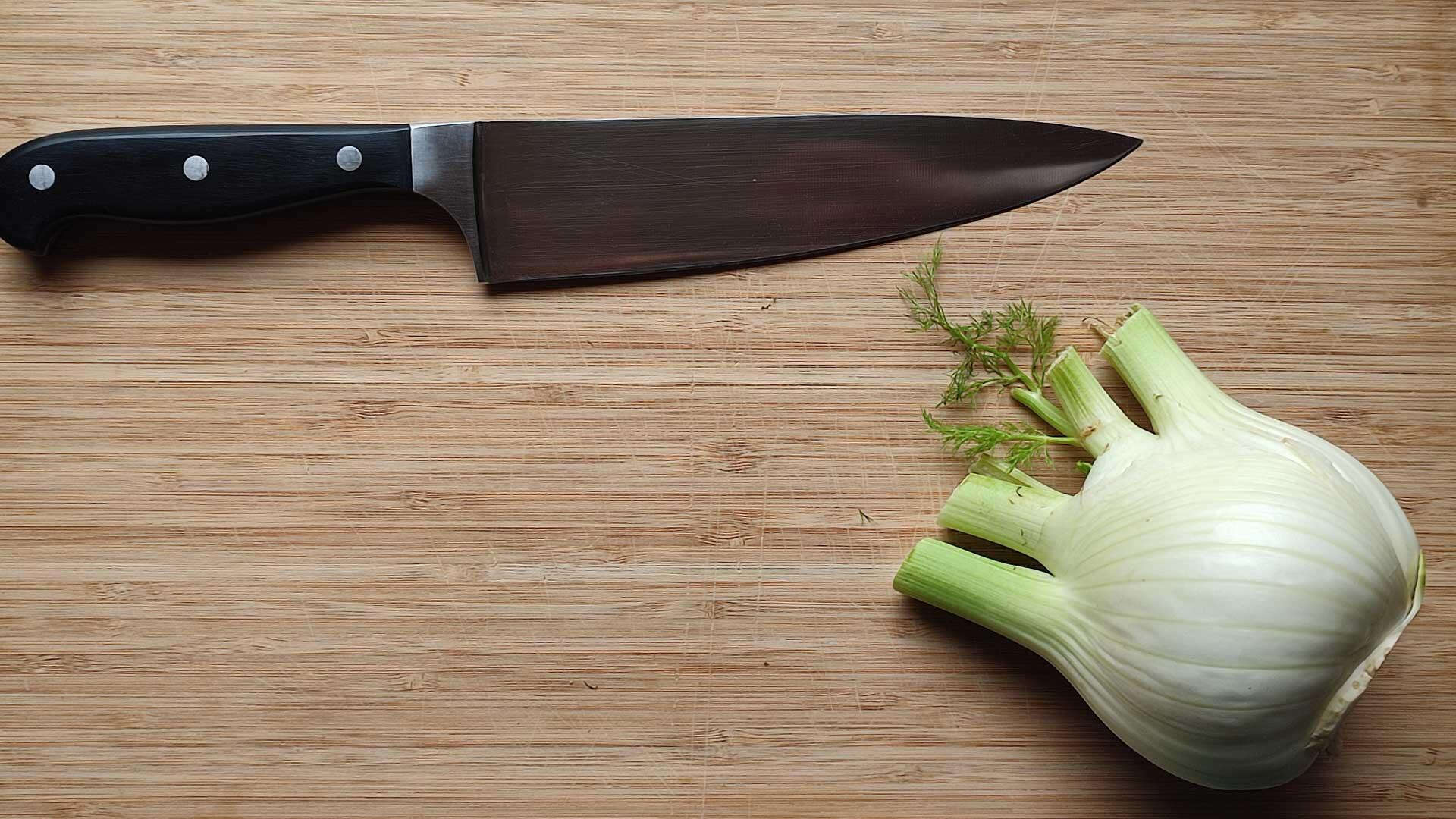 Fenchel richtig schneiden und zubereiten – einfache Anleitung mit Fotos Fenchel richtig schneiden und zubereiten – einfache Anleitung mit Fotos