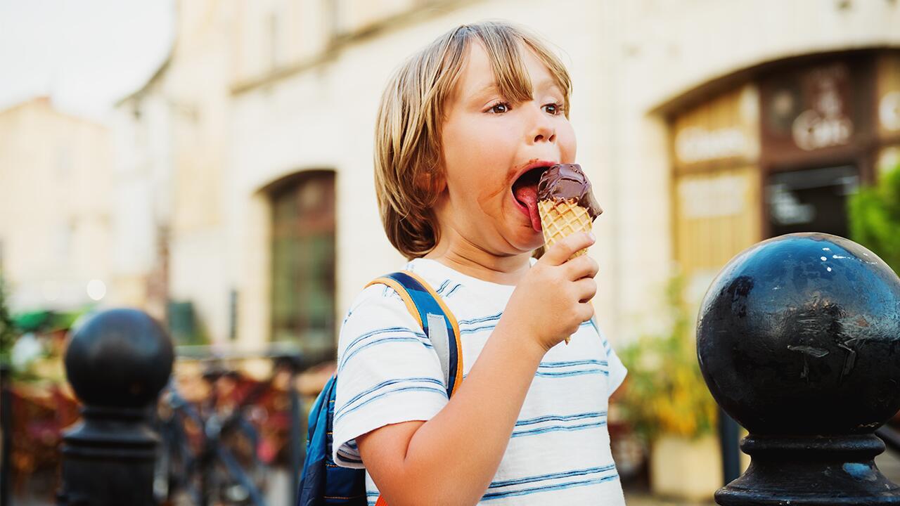 Schokoeis im Test: Labor stößt zweimal auf Mineralöl Schokoeis im Test: Labor stößt zweimal auf Mineralöl