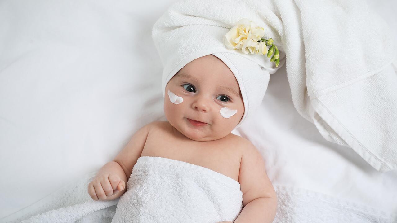 Babypflege: Welche Pflegeprodukte Eltern wirklich brauchen – und welche unnötig sind Babypflege: Welche Pflegeprodukte Eltern wirklich brauchen – und welche unnötig sind